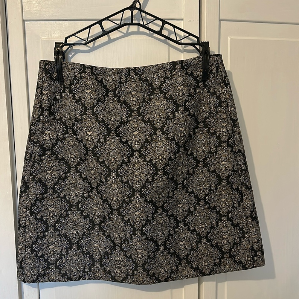 Loft skirt - size 2